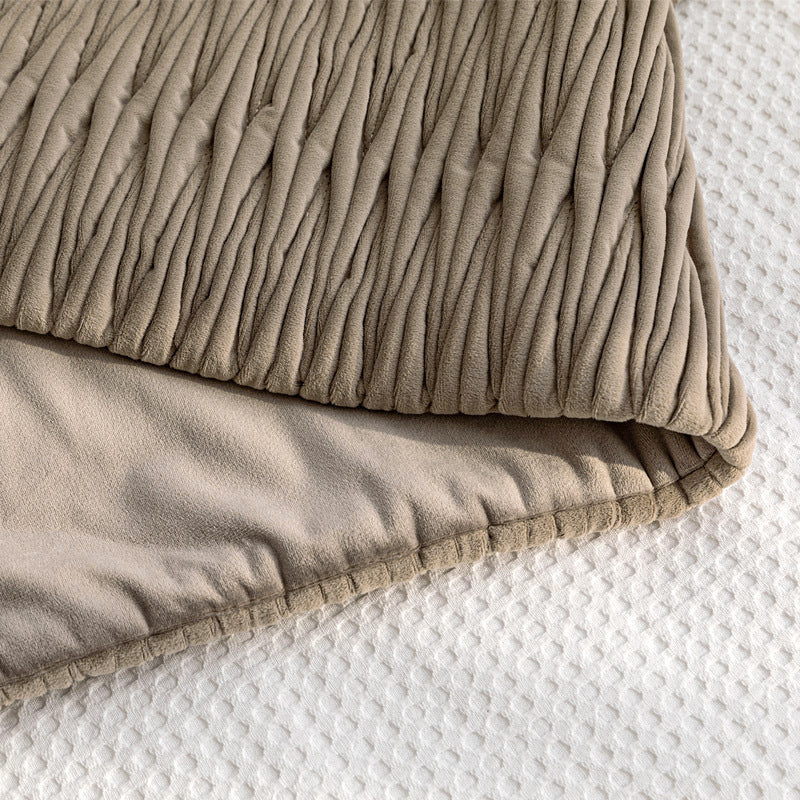 Modern Minimalist Model Room Bed Runner Bed Pillow
